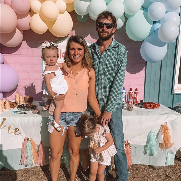 Meet your Posher, Anna - Picture 3 of 7